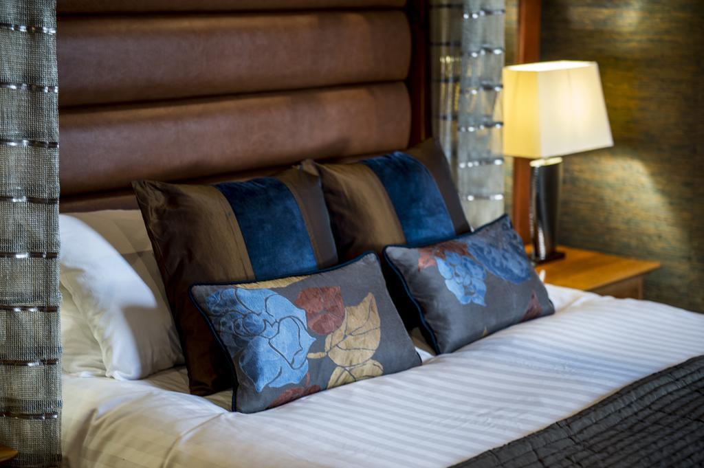 Double Room Four Poster Bed
