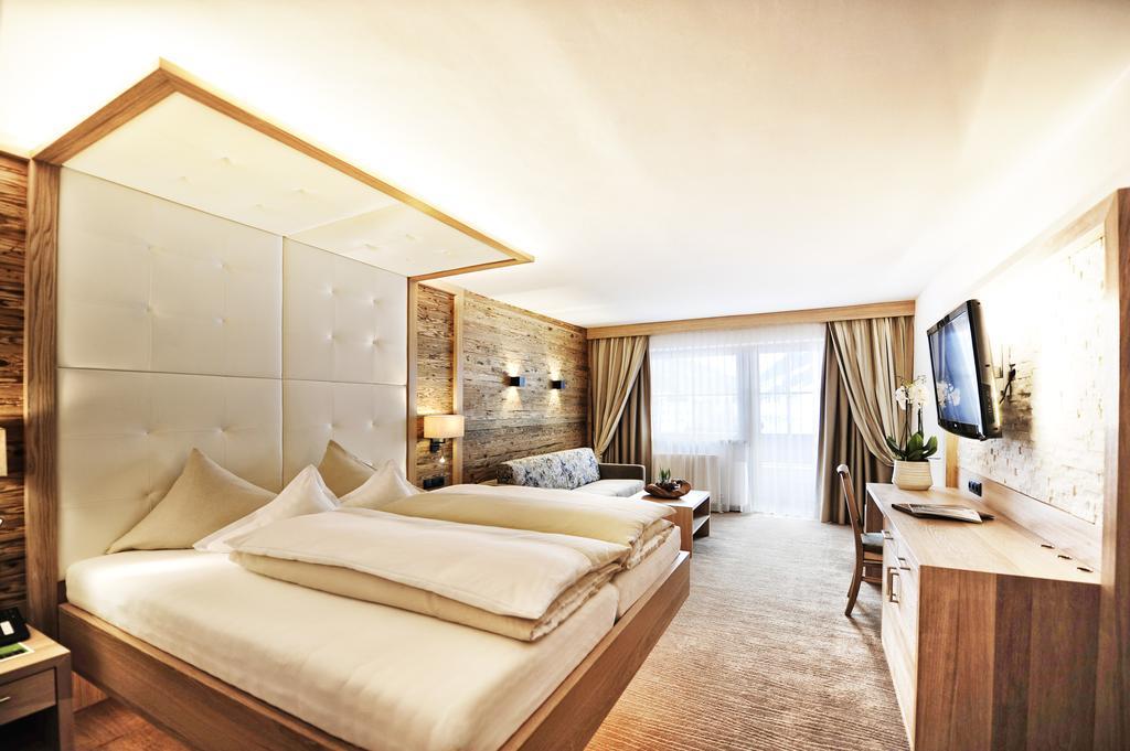 Luxe Tweepersoonskamer in Alpine Stijl
