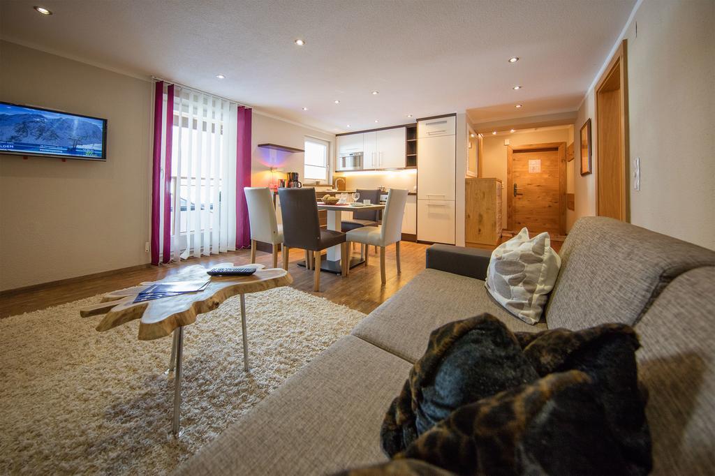 Three-Bedroom Apartment Terrace