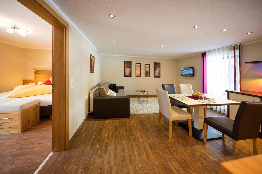 Three-Bedroom Apartment Terrace