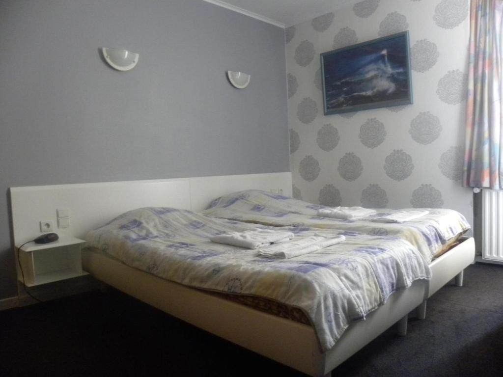 Standaard Tweepersoonskamer (1 Tweepersoonsbed of 2 Aparte Bedden) met Eigen Badkamer