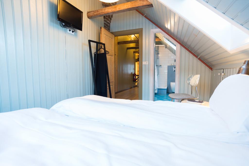Double Room Private Bathroom