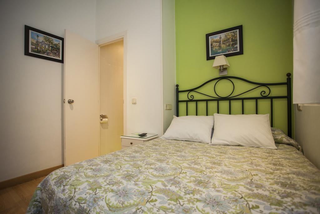 Single Room Private Bathroom