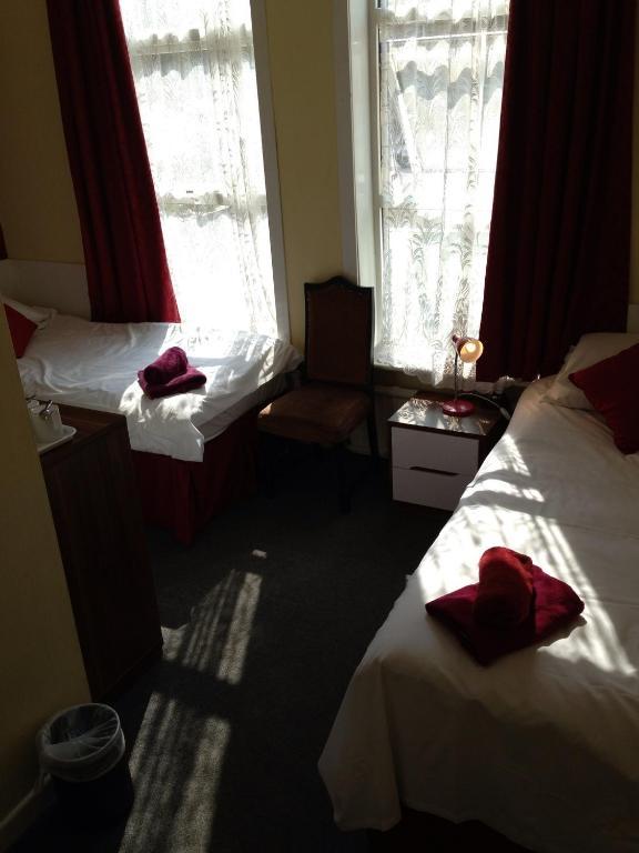 Tweepersoonskamer met 2 Aparte Bedden