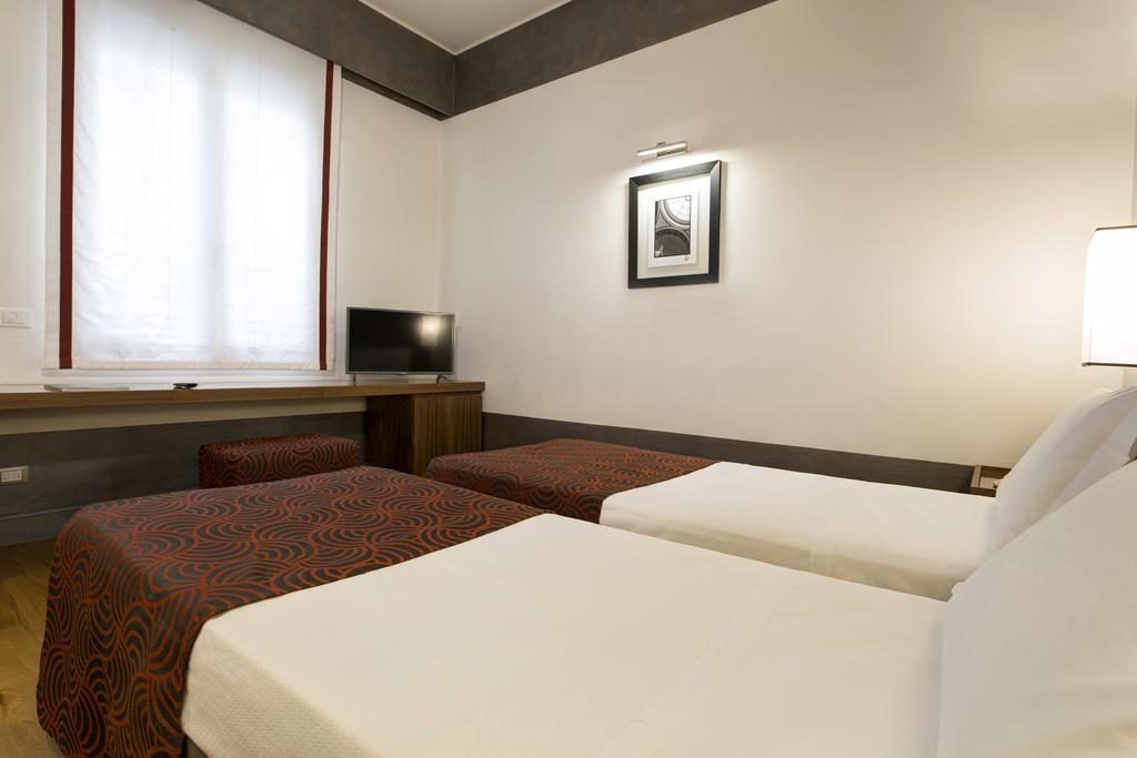 Kleine Tweepersoonskamer met 1 of 2 Bedden