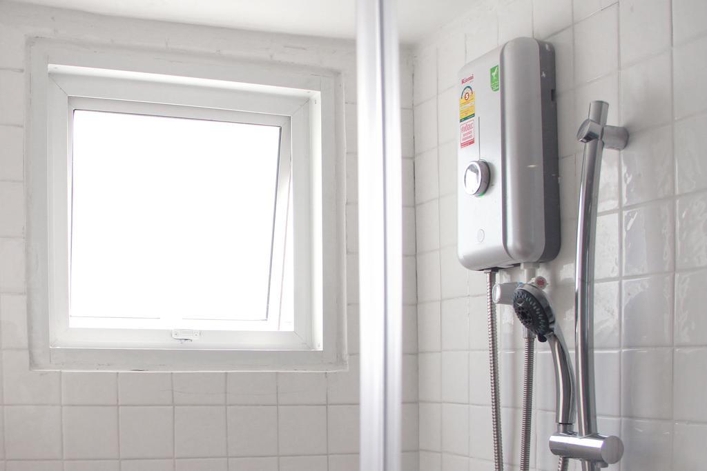 Single Room Bathroom