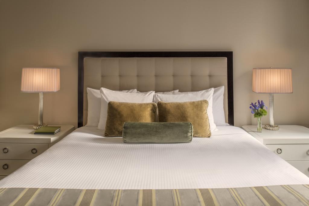 Premier Suite met 1 Slaapkamer en 2 Tweepersoonsbedden - Uitzicht op de Stad