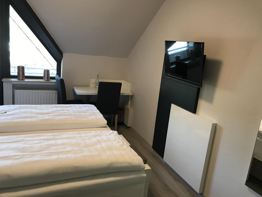 Tweepersoonskamer met Balkon en Uitzicht op de Rivier