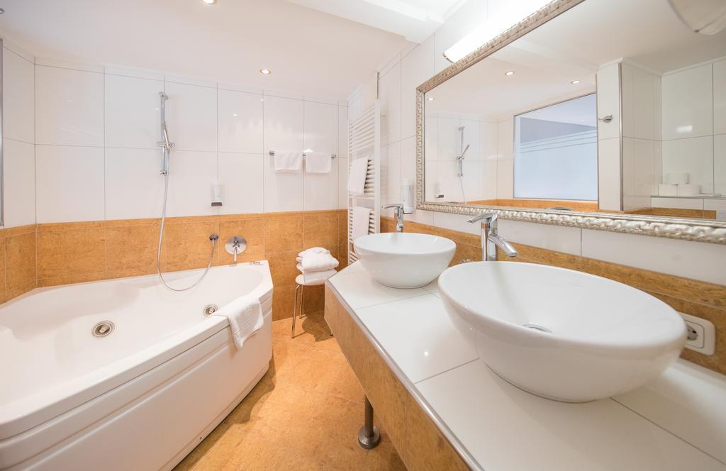 Deluxe Double Room Spa Bath