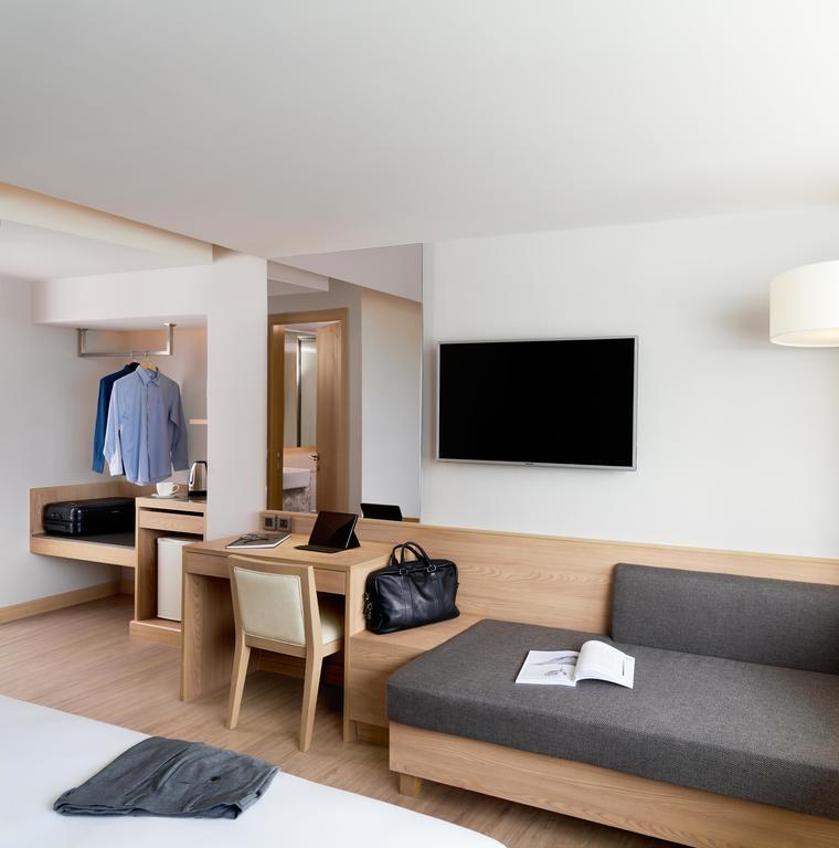 Deluxe King Room Weekly