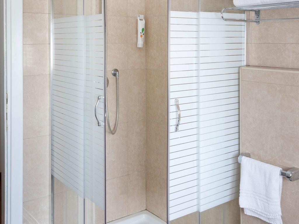 Tweepersoonskamer met 2 Aparte Bedden