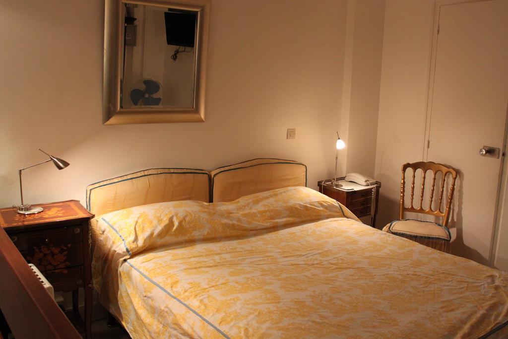Tweepersoonskamer met 2 Aparte Bedden