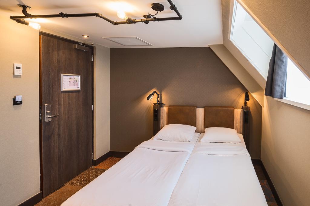 Tweepersoonskamer met 2 Aparte Bedden
