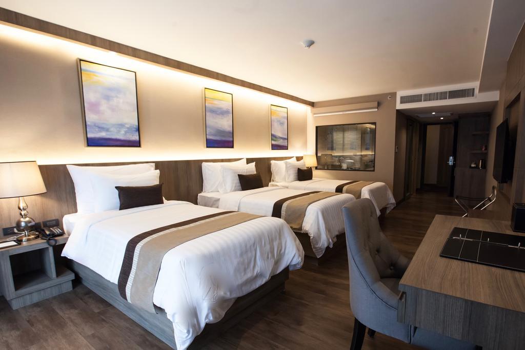 Premier Triple Bed