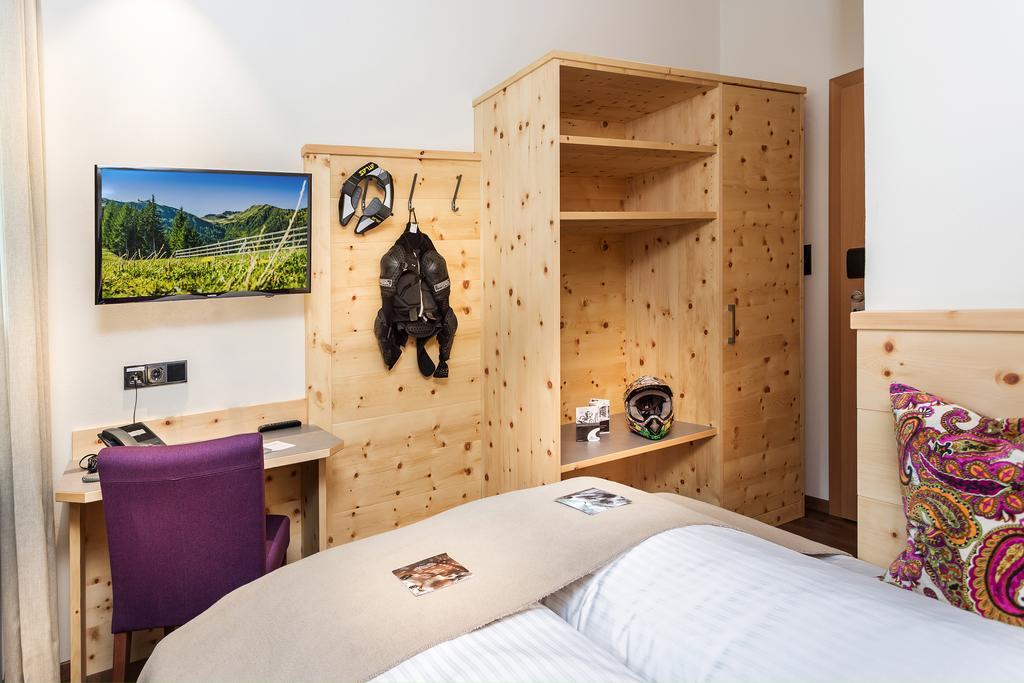 Single Room,437820519:JPEG