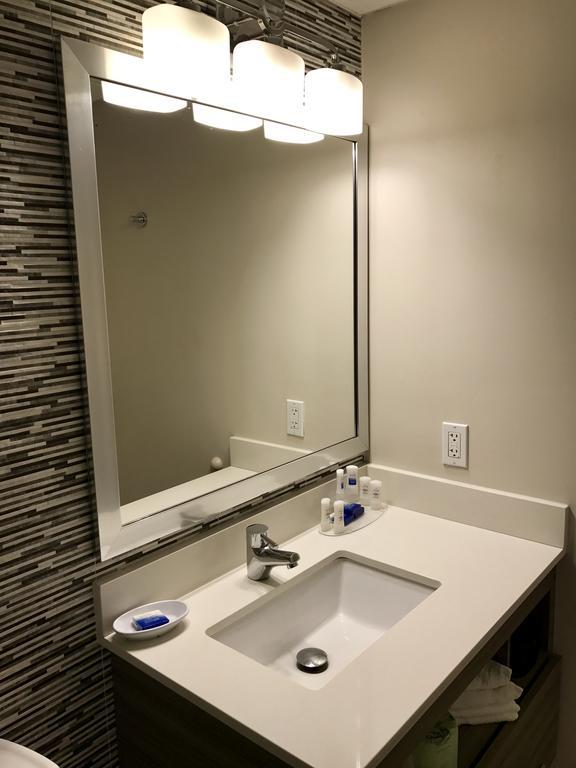 Kamer met 2 Queensize Bedden - Rookvrij