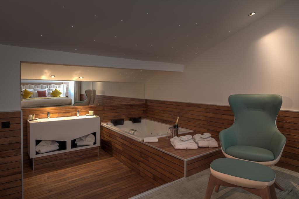 Suite met Kingsize Bed en Bad