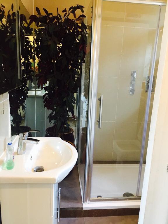 Eenpersoonskamer met Gedeelde Badkamer