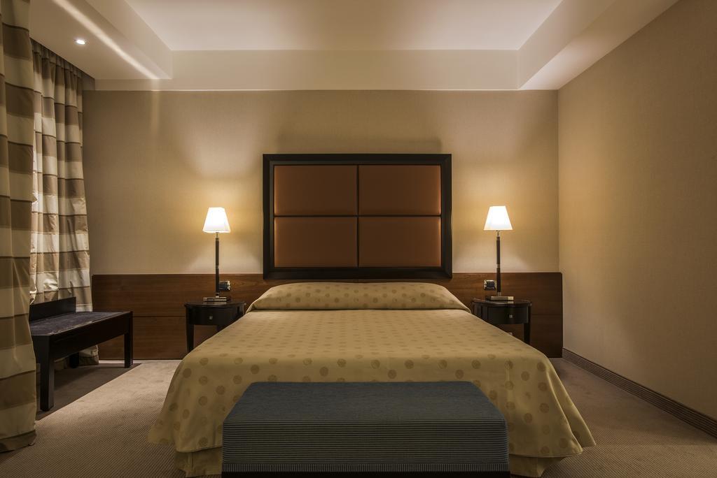 Deluxe Tweepersoonskamer met 1 of 2 Bedden en Uitzicht op de Stad