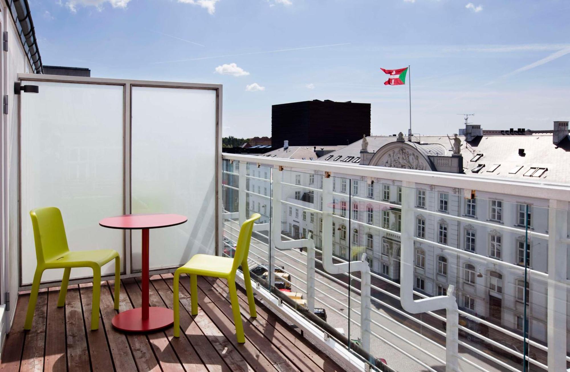 Superior Plus Kamer met Kingsize Bed en Terras