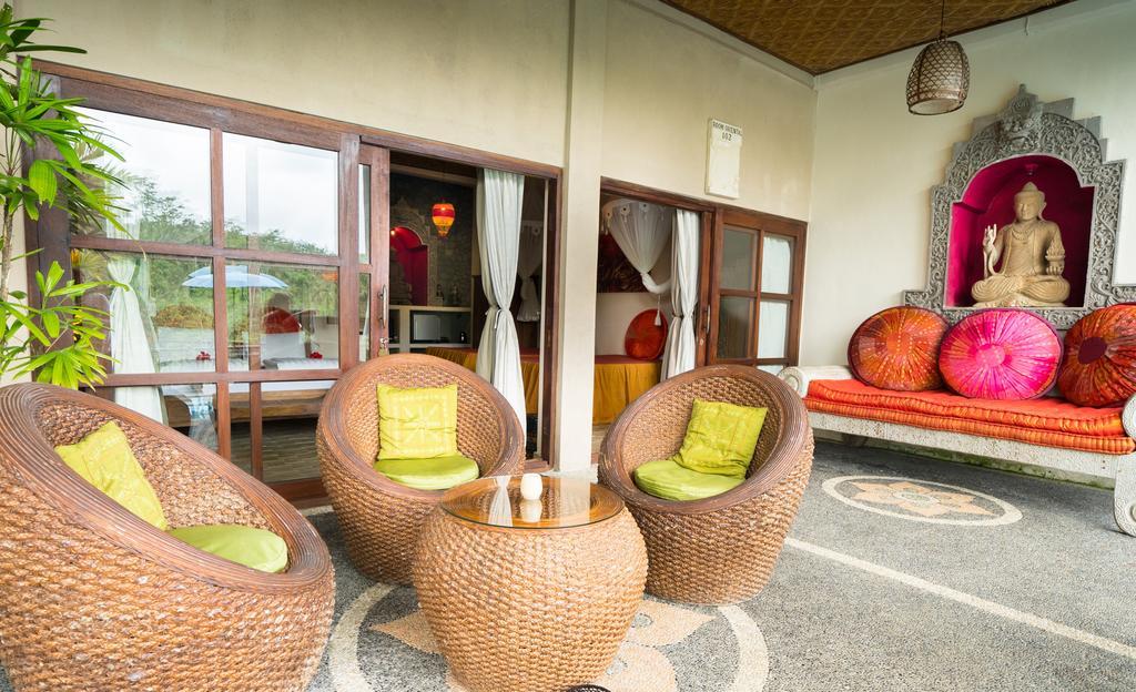Deluxe Family Room