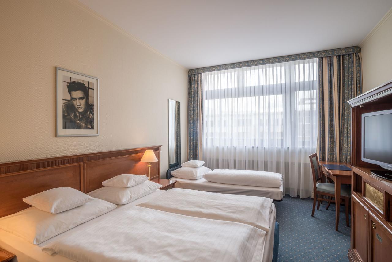 Standaard Driepersoonskamer met Extra Bed