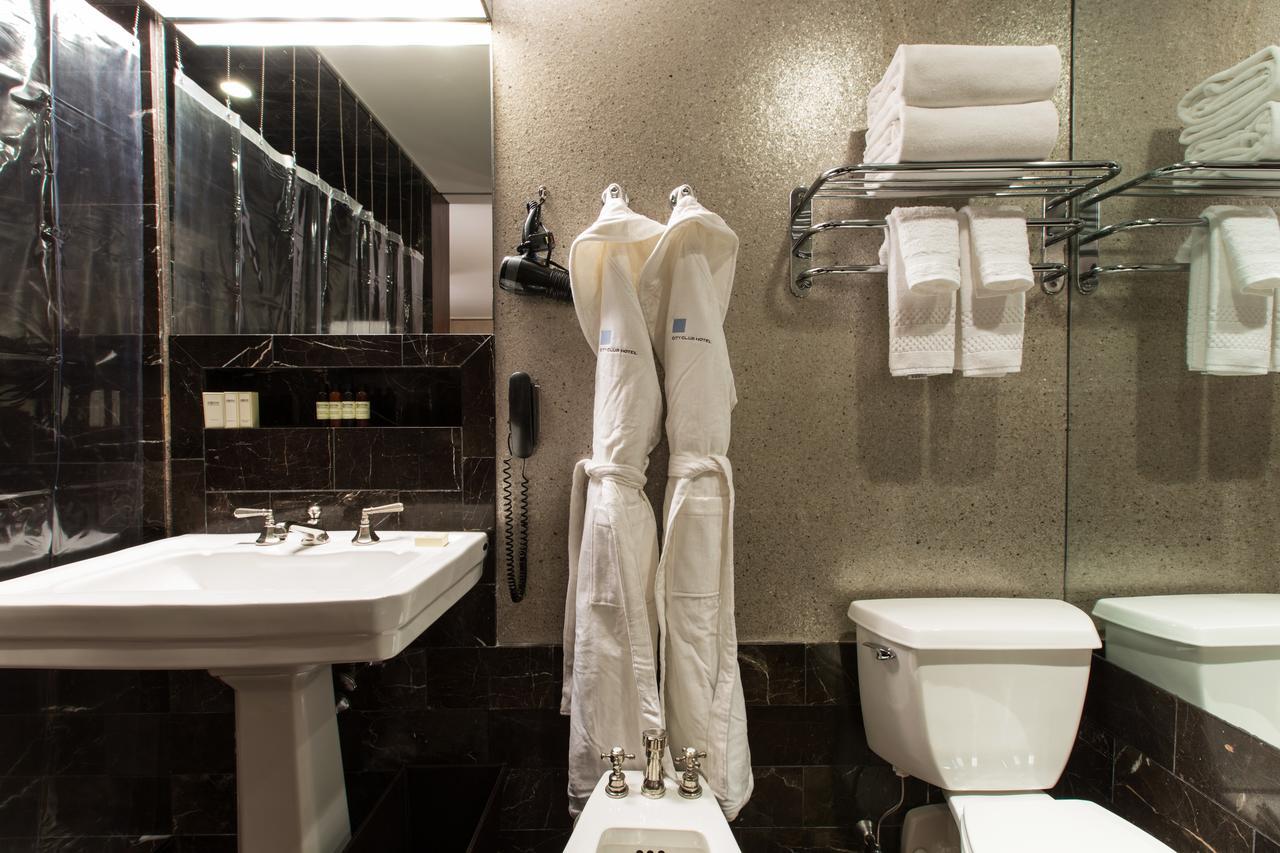 Luxe Kamer - 2 tweepersoonsbedden