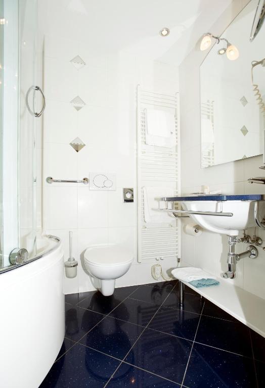 Medium Double Room River View
