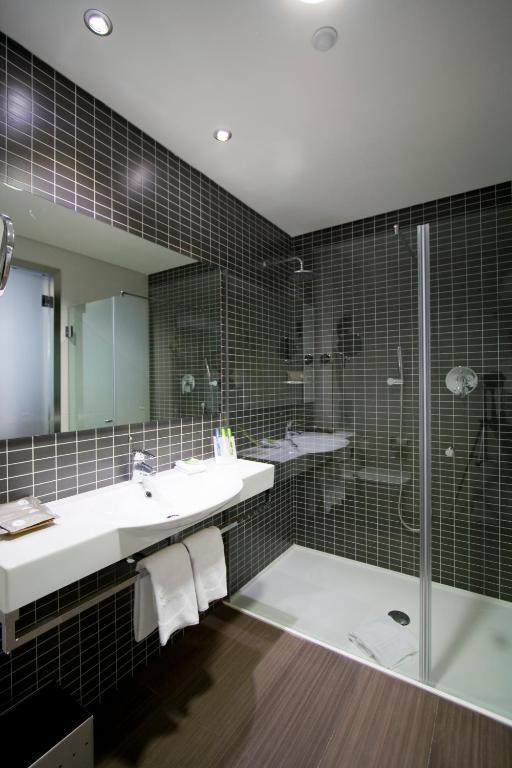 Double or Twin Room airport shuttle