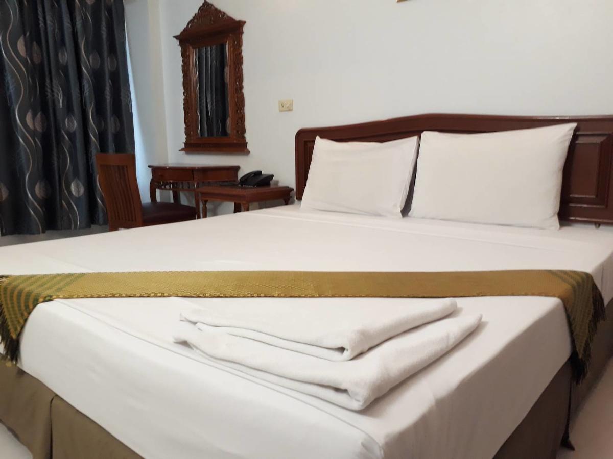 Standard Double Room Early Check at 800 AM