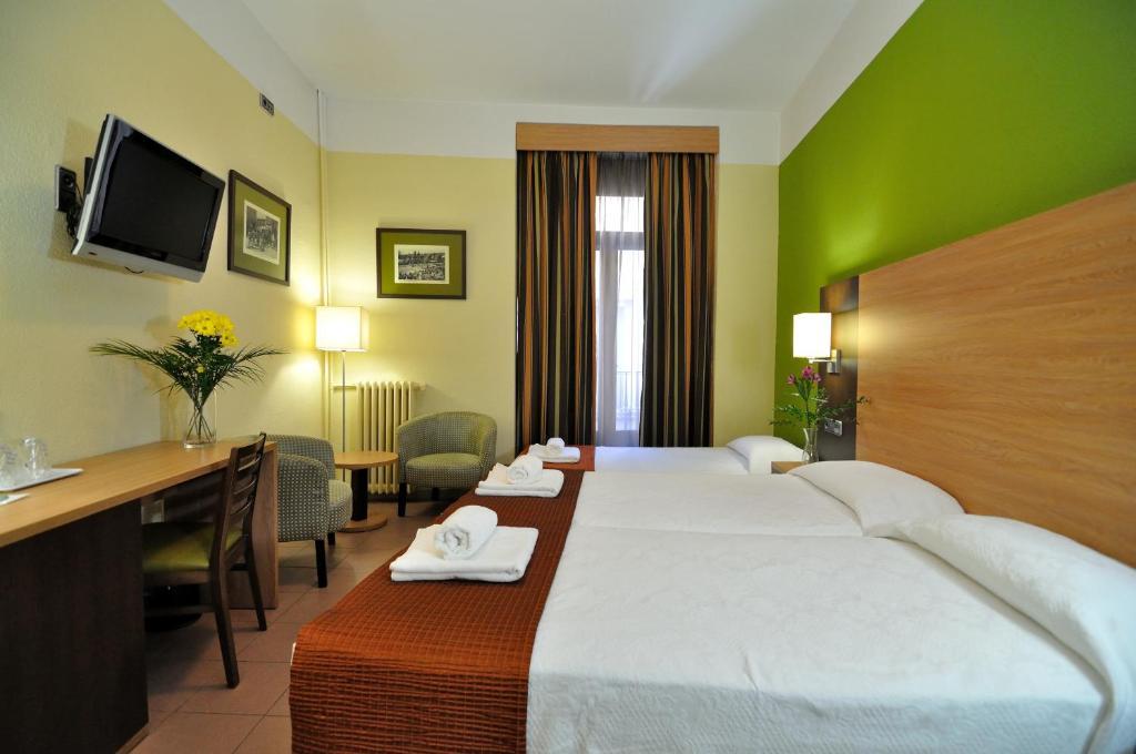 Triple Room
