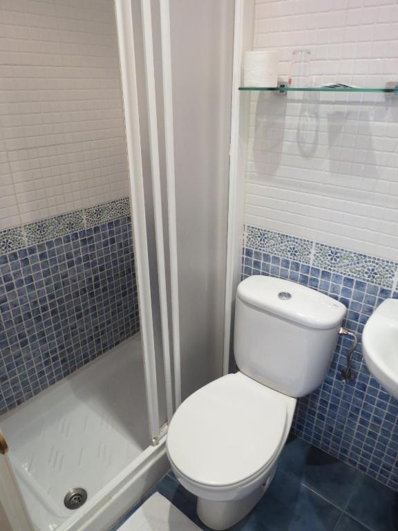 Twin Room Private Bathroom