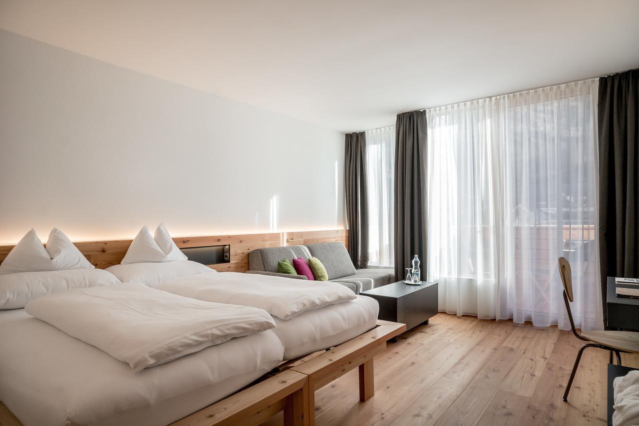 Double Room L Balcony