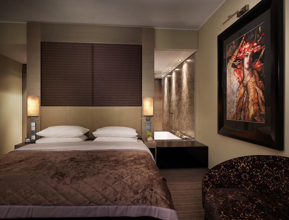 Kamer met Kingsize Bed en Uitzicht op de Haven