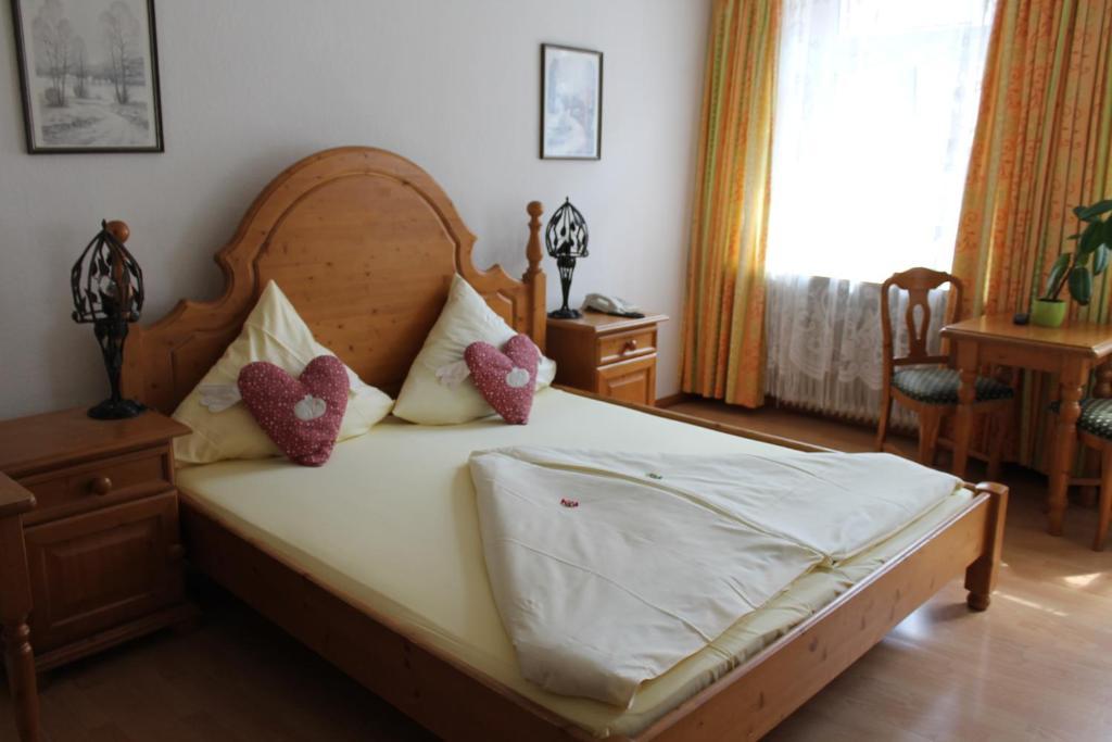 Double Room with own Shower and Shared Toilet