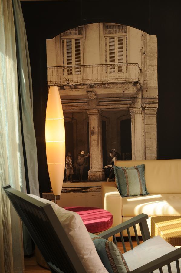 Suite met Kingsize Bed en Bubbelbad - Rookvrij