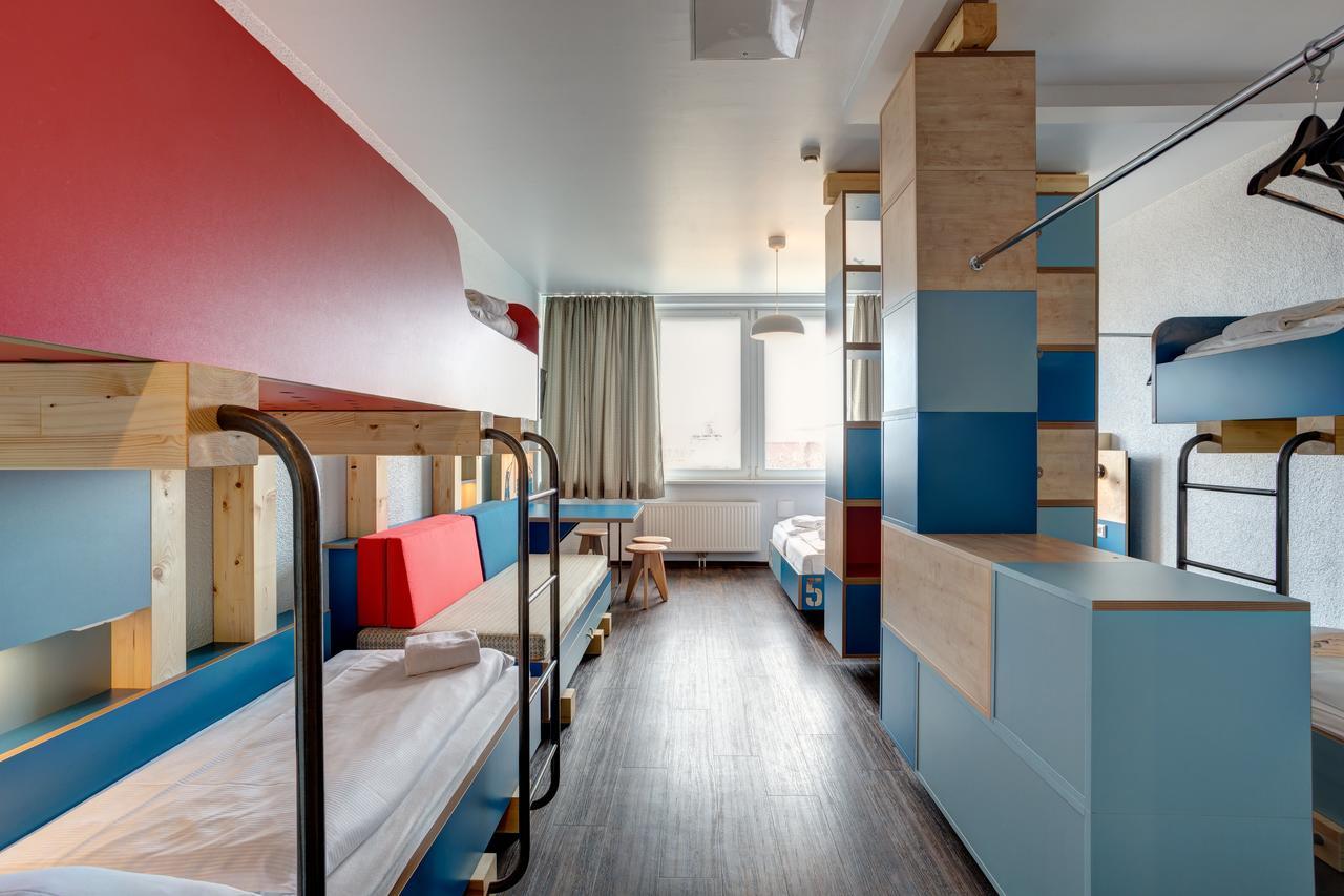 Bed in een Gemengde Slaapzaal met 6 Bedden