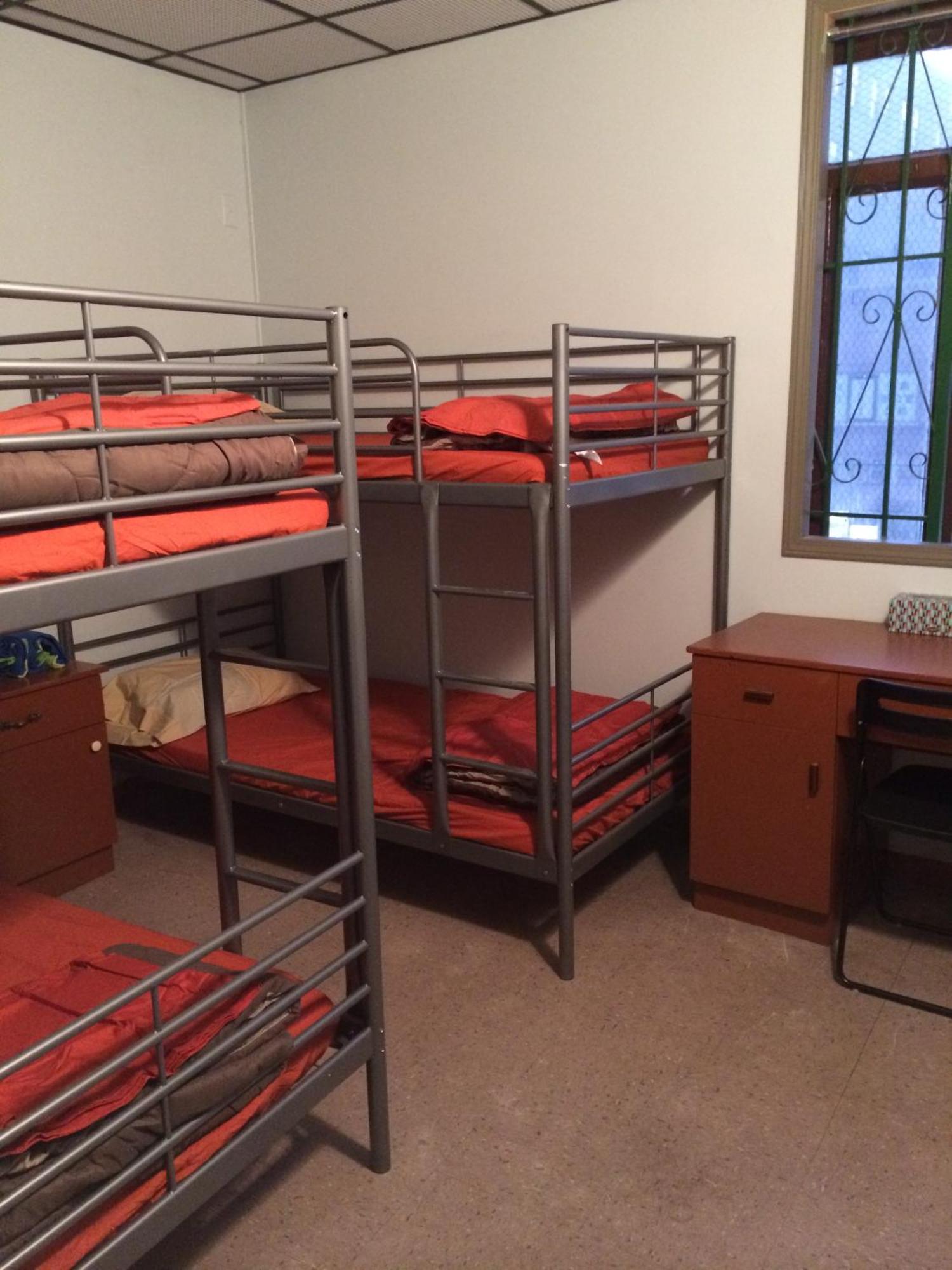 Vierpersoonskamer met Badkamer