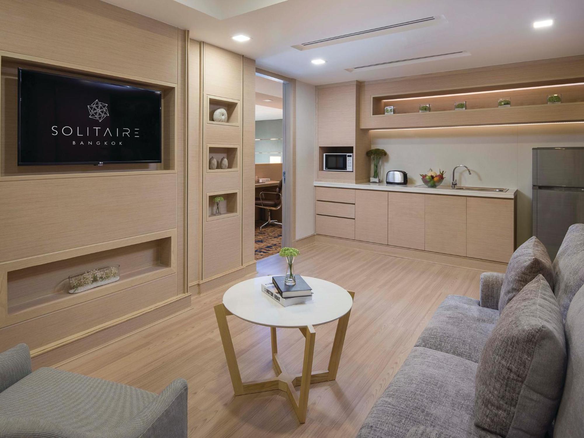One Bedroom Suite Club Sky High Floors