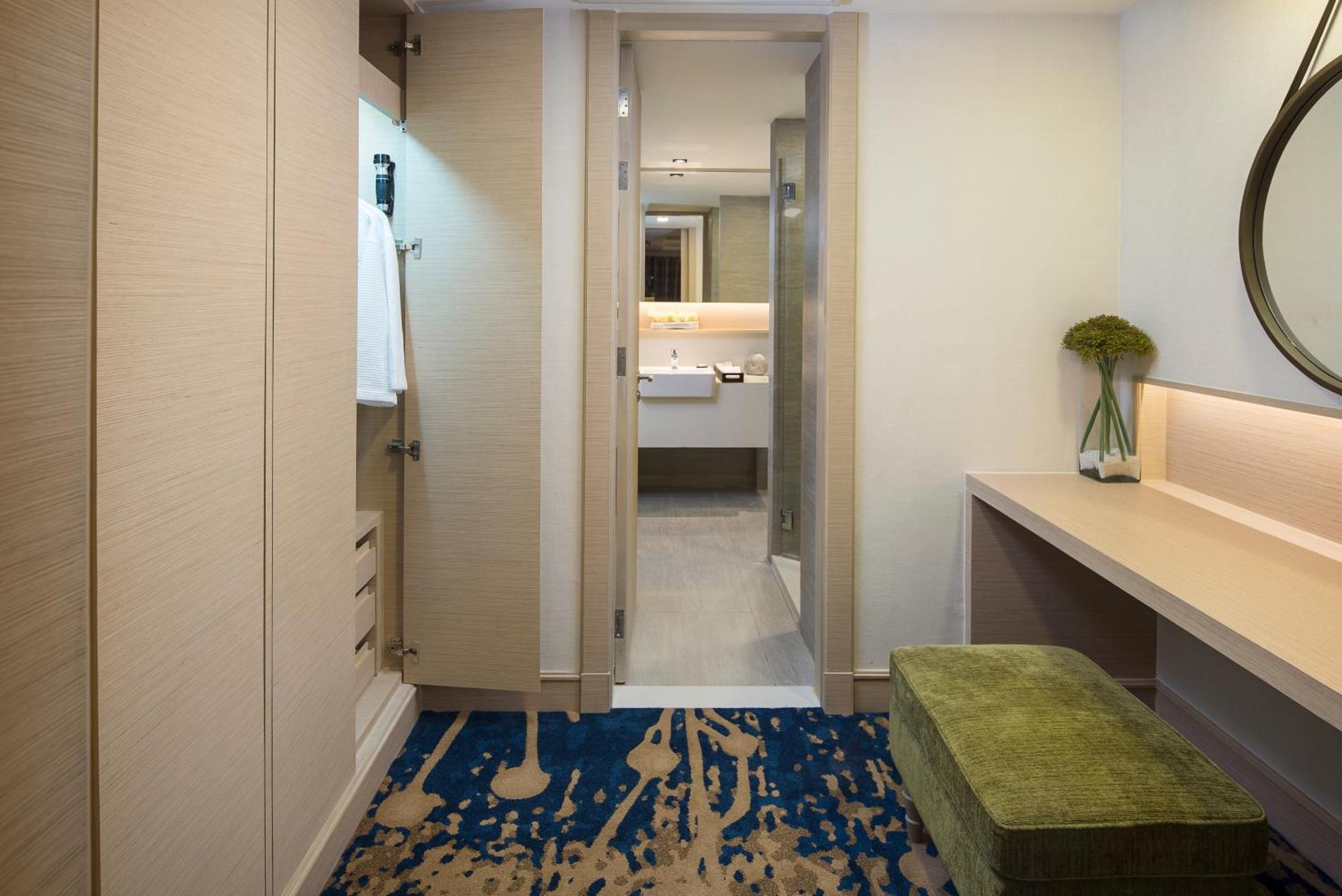 One Bedroom Suite Club Sky High Floors