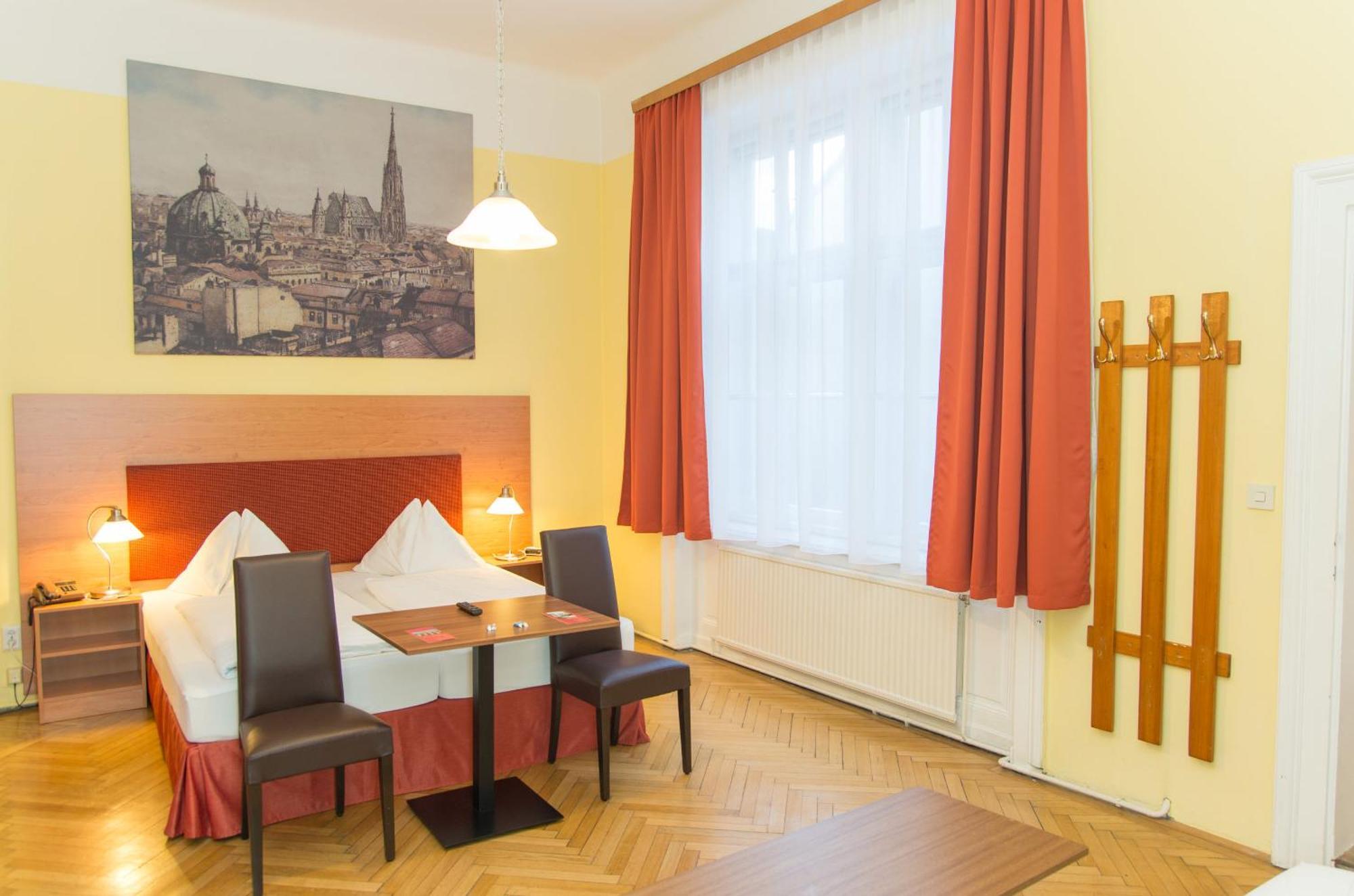 Familiekamer met Eigen Badkamer (4 Personen)