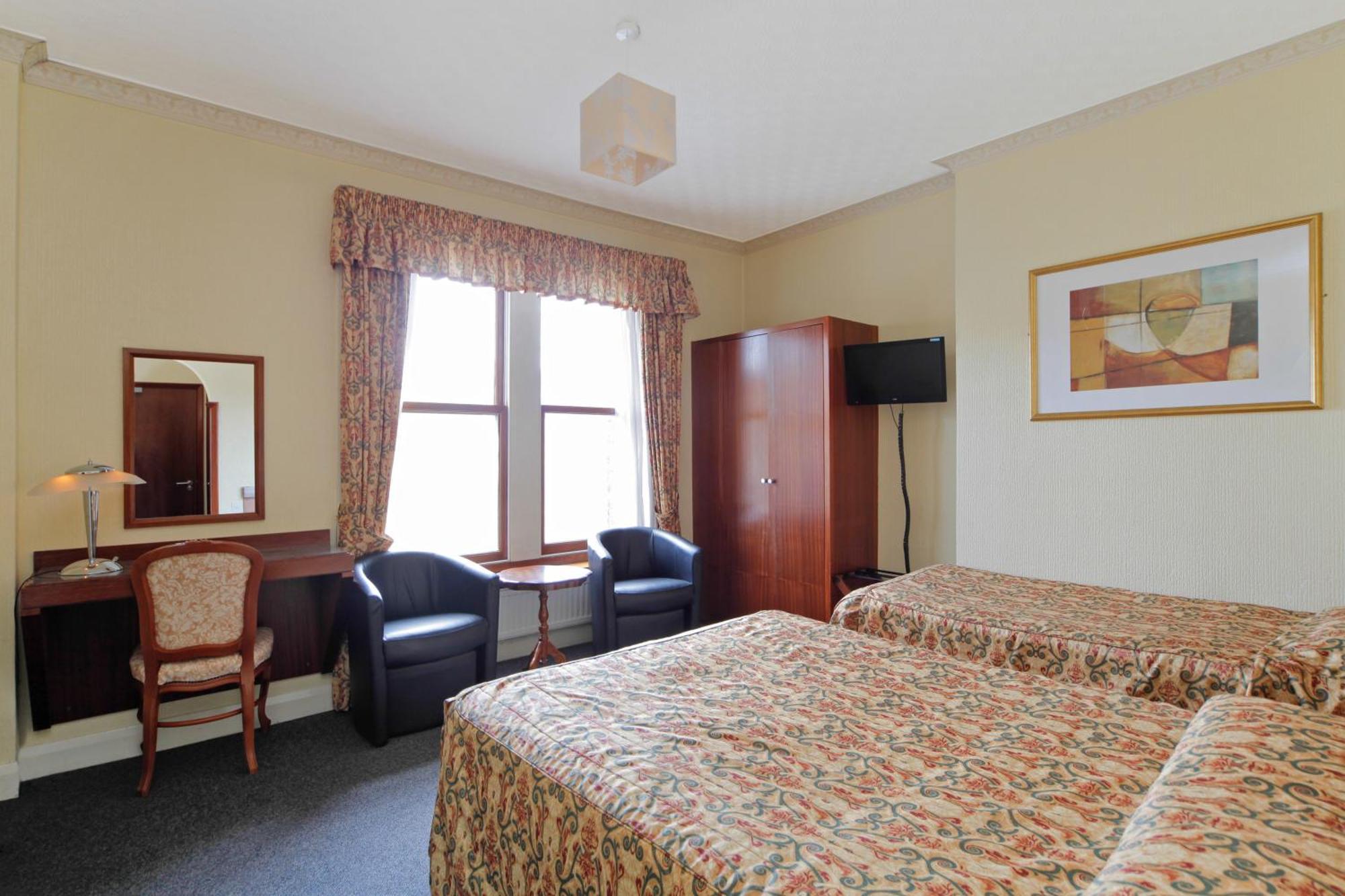 Driepersoonskamer met Eigen Badkamer