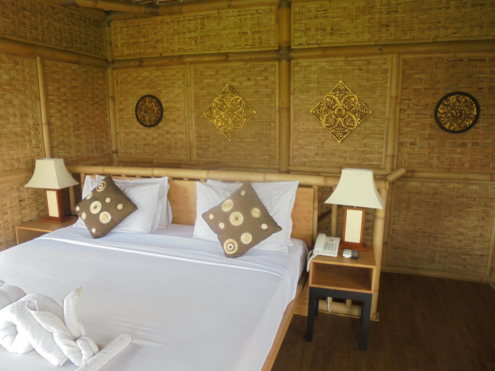 One-Bedroom Bamboo House Garden View