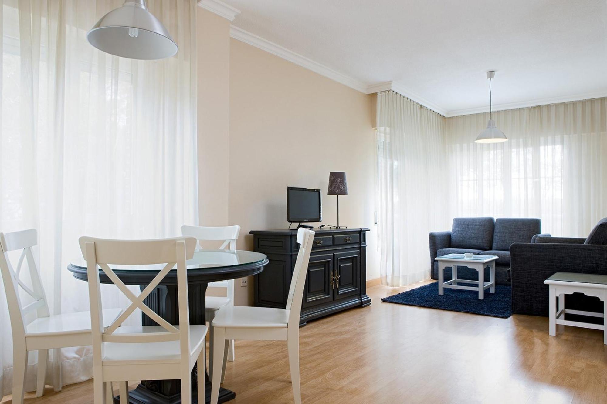 One-Bedroom Apartment 1