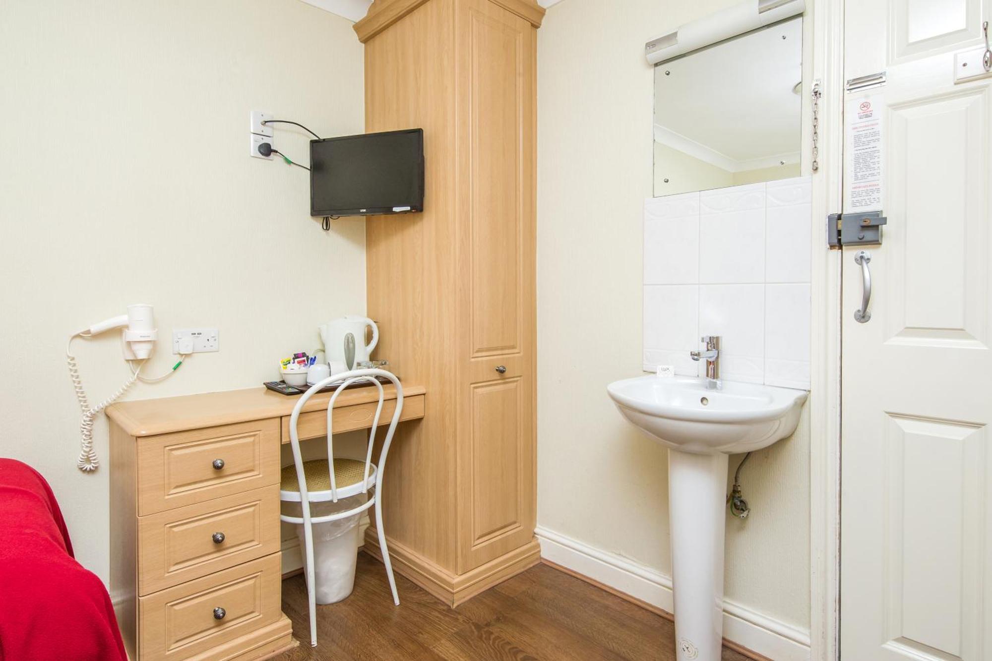 Driepersoonskamer met Eigen Badkamer