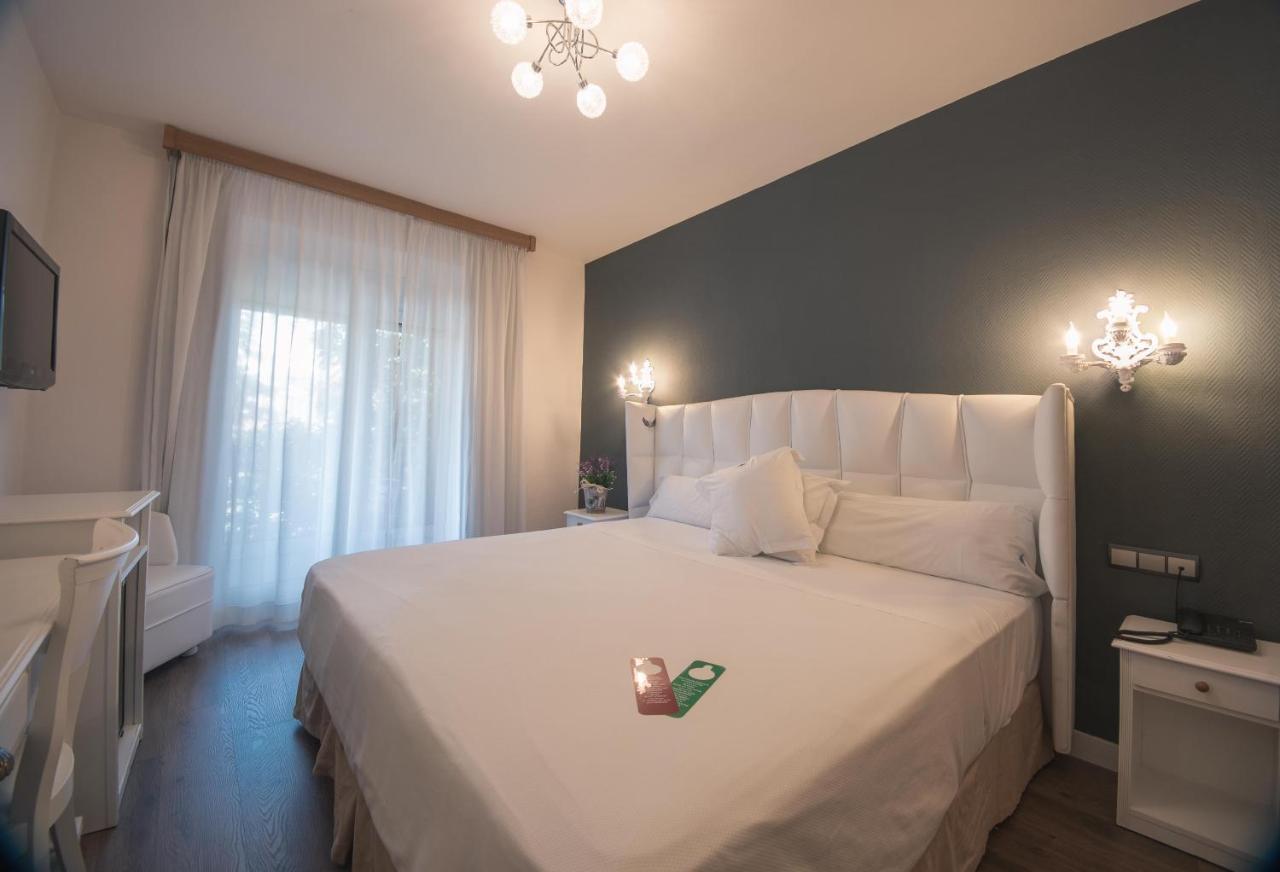 Double or Twin Room Balcony