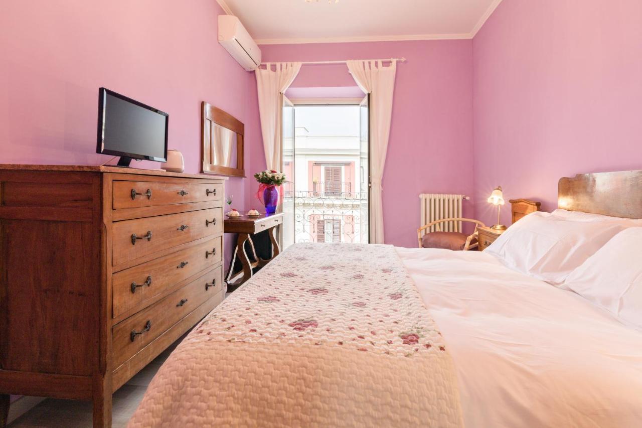Tweepersoonskamer met een Eigen Externe Badkamer