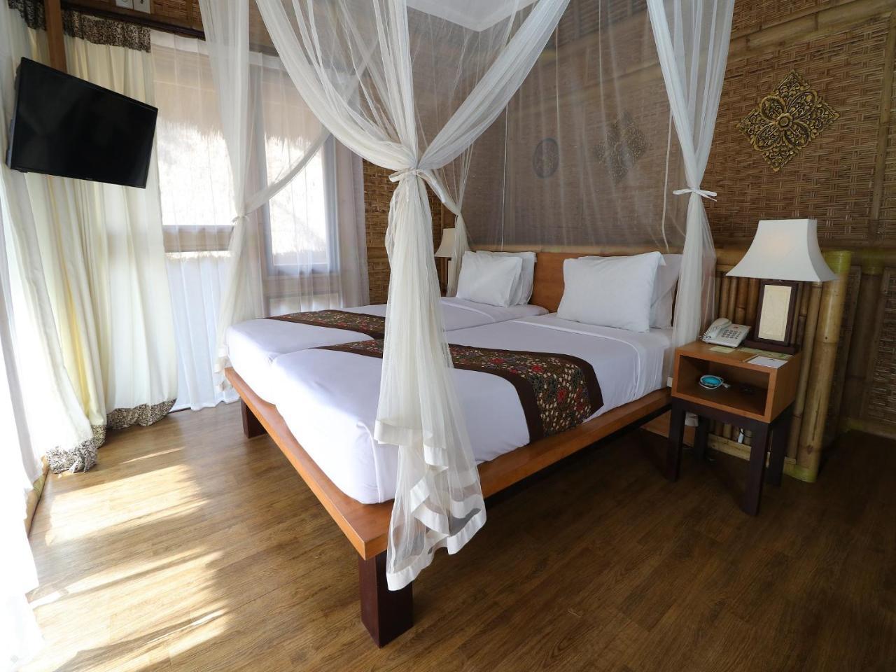 One-Bedroom Bamboo House Garden View