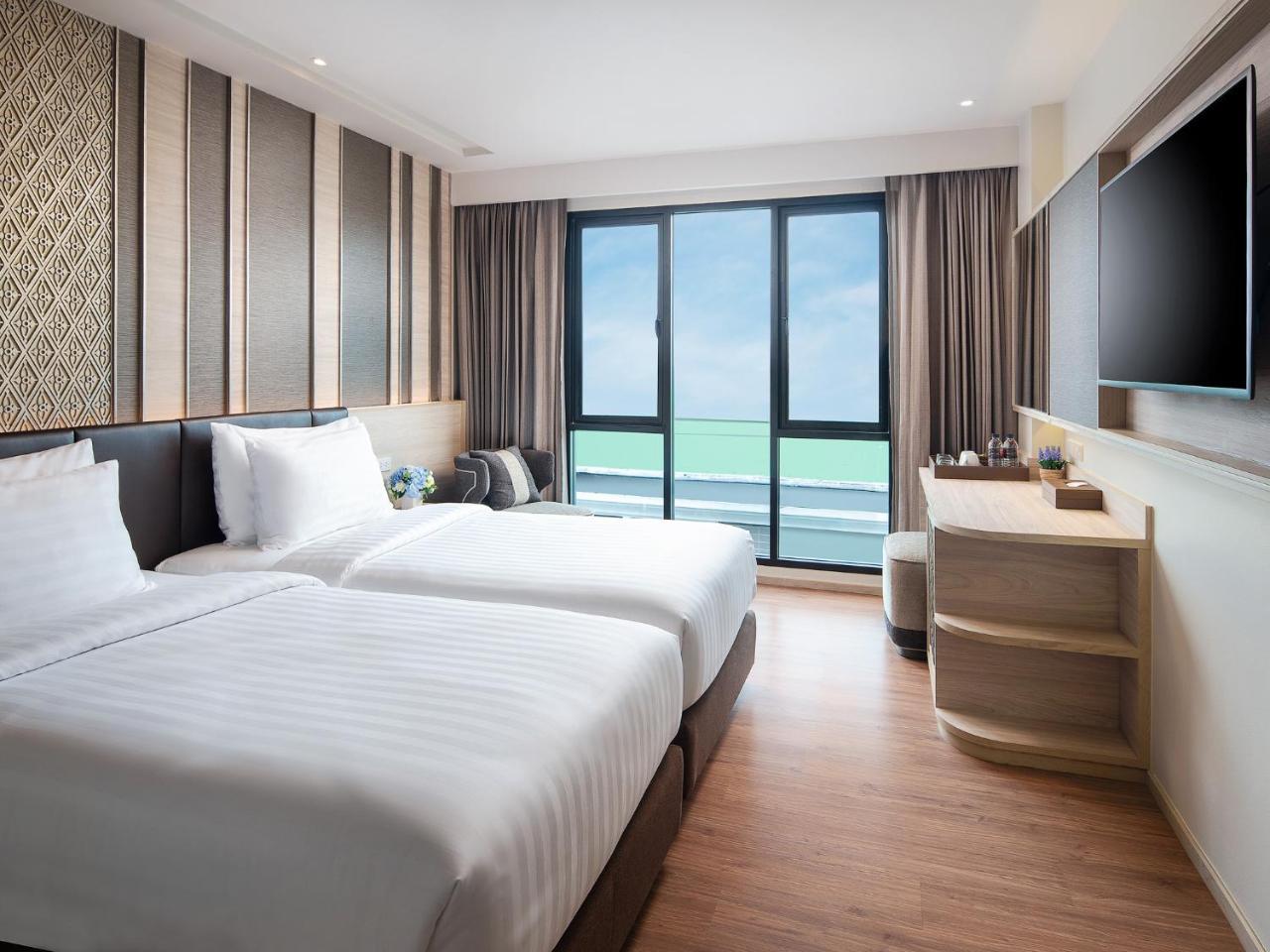 Deluxe Twin Room View