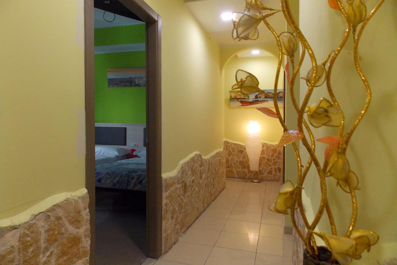 Bed 8-Bed Dormitory Room